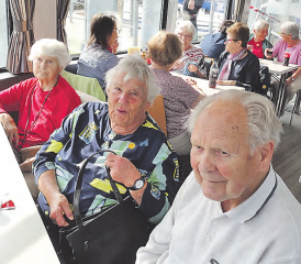 Eine Seefahrt die ist lustig: Die Schifffahrtsgesellschaft Hallwilersee bescherte den Bewohnerinnen und Bewohnern des Dankensbergs einen schönen Tag. (Bild: zVg.)