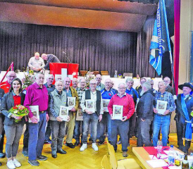 Der Verband Aargauer Schützenveteranen ernannte sie alle zu Ehrenveteranen. (Bild: zVg.)