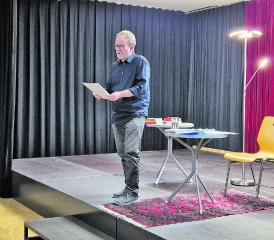 Bestsellerautor Marcel Huwyler strapazierte mit seinem Programm «1-Sterne-Tour» die Lachmuskeln der Zuhörerschaft.