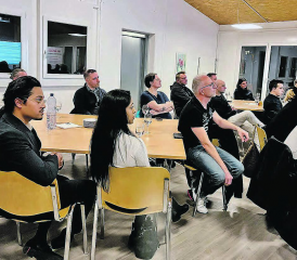 Konzentriertes Zuhören bei einem wichtigen Thema: Die Mitglieder des HAGO folgten interessiert dem Vortrag über die grassierende Cyberkriminalität. (Bilder: dr.)