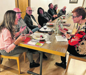 Erika Maurer ist der persönliche Austausch wichtig: Die neue Präsidentin des «Erzähltals» pflegt bereits intensive Kontakte mit den Botschaftern der Gemeinden. (Bilder: Helen Dietsche)