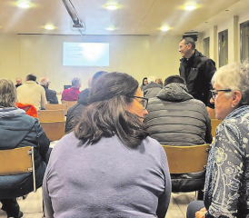 Auch Pater Louis Reyes besuchte die Kirchgemeindeversammlung. (Bild: Dominique Rubin)