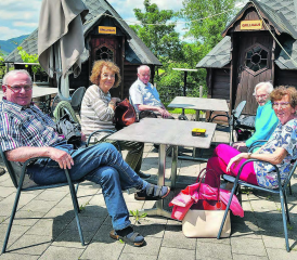 Die Seniorenreisen der reformierten Kirchgemeinde Kulm führen die Teilnehmenden zum Naturpark Gantrisch am Ufer des Dittligsees. (Bild: zVg.)