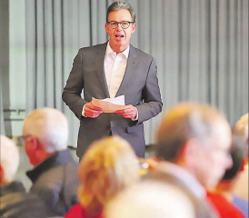 Nach 24 Jahren im Dienst der Gemeinde: Rolf Buchser tritt nach seiner Abwahl vorzeitig aus dem Gemeinderat zurück, dem er 12 Jahre angehört hat, davon acht als Gemeindeammann. (Archivbild: rc.)