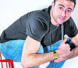 Comedian Sven Ivaniç wird am Samstag, 13. Januar das Publikum im Saalbau Reinach unterhalten. (Bild: zVg.)