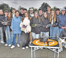 Jungbürgerfeier in der Badi Schöftland: Der Gemeinderat nahm komplett teil. (Bild: aw.)