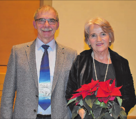 Zusammen seit 50 Jahren im Gontenschwiler Gemeinderat: Gemeindeammann Renate Gautschy und Vizeammann Bruno Ellenberger setzen sich beide seit 25 Jahren für die Gemeinde und die Anliegen der Bevölkerung ein. (Bild: hg.)