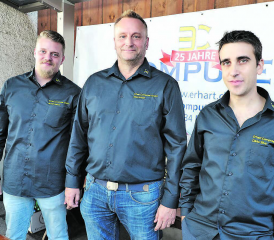 Tag der offenen Tür bei der Erhart Computer GmbH: Die drei Mitglieder der Geschäftsleitung Jannick Steiner, Milos Erhart und Dário Silva (v.l.) kümmerten sich auch an beiden Tagen um das Wohl ihrer Gäste. (Bilder: rc.)