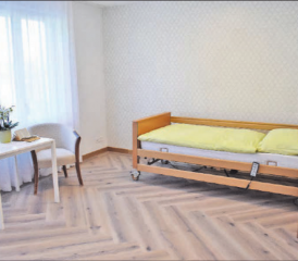 Hell und freundlich: Einblick in die Bewohnerzimmer im Neubau.