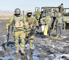 Vergessener Krieg: Nachschub auf der ukrainischen Seite der Frontlinie in der Nähe des Flughafens Donezk im Februar 2016. (Bild: André Widmer)