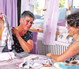 Schnelle und gezielte Hilfe für Familien in Not: Margrit Mosimann (links) vom neu gegründeten Verein «Sack & Pack» in Beinwil am See.