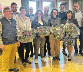 (V.l.) Der Bezirkspräsident mit dem gewählten Adrian Meier und den FDP-Kandidierenden. (Bild: zVg.)