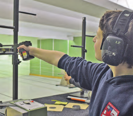 Der 11-jährige Fahrwanger David Rauer war mit 171 Punkten der beste Pistolenschütze am Final des «Aargauer Zähni». (Bild: Wolfgang Rytz)