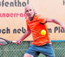 Titelverteidiger Philippe Ruch (R1, TC Teufenthal): Vom Kronfavoriten in der Altersklasse 45+ wird ein erneuter Titelgewinn geradezu erwartet. (Bild: Fabio Baranzini)