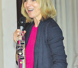 Es gibt Geschenke, die machen keine Freude: Gemäss Karin Schrag dürfen diese ohne weiteres entsorgt oder weiter gegeben werden (an jemanden, der daran Freude hat) – ohne schlechtes Gewissen. (Bild: st.)