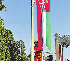 «Heil dir Helvetia!»: Der 1. August wirft nicht nur seine Schatten voraus, sondern sorgt traditionsgemäss in vielen Strassen für Festbeflaggung. (Bilder: msu.)