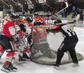 Trotz gebündelter Defensivkräfte eine weitere Niederlage: Gegen des SC Heriasau kassierten die Red Lions Reinach eine weitere Niederlage. (Bild: mars.)
