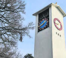 Die Glocken im Müheler Kirchturm tönen anders als gewohnt. (Bild: rc.)
