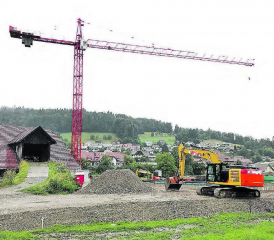 Die Baustelle in Bottenwil: Hier musste ein Bauunternehmer mehrere Lastwagenladungen unerlaubtes Recyclingmaterial rückbauen und durch sauberes Material ersetzten. (Bild: ran)