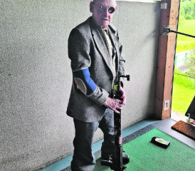 Mit Abstand der älteste Schütze: Hansruedi Merz (Jahrgang 1929). (Bild: zVg.)