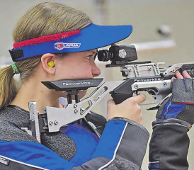 Die Oberentfelder Gewehrschützin Marion Obrist gewann als jüngste Finalteilnehmerin den Schweizer Juniorinnentitel auf die 10-m-Distanz (Bild: wr)