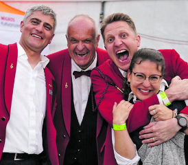 So sieht Begeisterung aus: Die Spielgemeinschaft der Musikgesellschaften Seengen und Birrwil hat am kantonalen Musikfest fast perfekt gespielt. (Bild:zVg.)