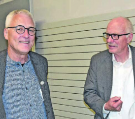 Das Bild täuscht: Die «Väter» der Pumptrack-Anlage, Gemeinderat Urs Schläpfer, Ressort Raumplanung und Umwelt, sowie Gemeindeammann Emil Huber v. l. freuten sich nicht über die Kreditablehnung für den Bau der Pumptrack-Anlage. (Bild: aw.)