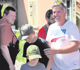 Er ist ein Familienmensch, bodenständig und volksnah: Muhens Gemeindeammann Andreas Urech anlässlich einer Übung der Feuerwehr Entfelden-Muhen im Frühsommer dieses Jahres. (Bild: rc.)