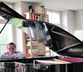 Musikerin und Komponistin Esther Roth aus Gontenschwil: Gewann den renommierten Kompositionswettbewerb «Beethoven 2020» der «Société Philharmonique de Bienne» . (Bild: zVg.)