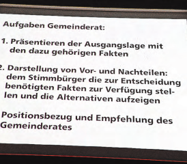 Sauberer Umgang mit dem Stimmbürger: Ein Votant wünschte sich vom Gemeinderat dieses Vorgehen bei Sachgeschäften und sah dieses gleichzeitig im Zusammenhang mit der geplanten Kreisschule aargauSüd verletzt. (Bild: mars.)