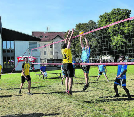 In den drei Volleyball-Wettbewerben stehen spannende Entscheidungen an.
