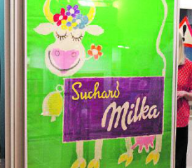 Farbenfroh und orginell: Die Plakate von Herbert Leupin begeisterten die Gäste an der Vernissage. (Bilder: grh)