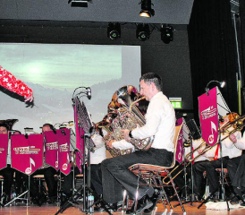 Wie klingt die Schweiz? Diese Frage beantwortete die Musikgesellschaft Boniswil an ihrem Jahreskonzert. (Bilder: grh)