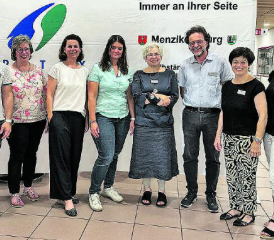 Der Vorstand Spitex Menziken-Burg mit Karin Faes (dritte von links) bei der Mitgliederversammlung im Asana Spital Menziken. (Bild: zVg.)