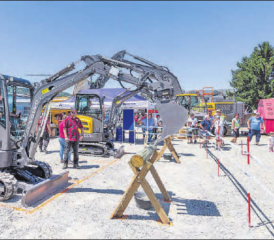 50 Jahre Hans Barmettler & Co. AG: Der Tag der offenen Türe zum Jubiläum des Moosleerauer Betriebs stiess auf grosse Resonanz. (Bild: zVg.)