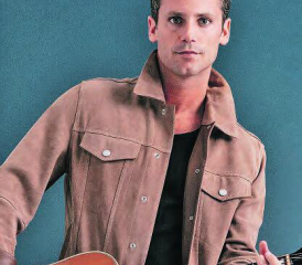 Bastian Baker ist am 2. November im Saalbau Reinach zu Gast. (Bild: zVg.)