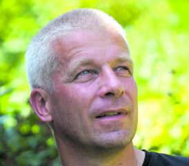 Hans Jürg Neuenschwander ist Geschäftsführer der Suchthilfe ags in Aarau und wohnt in Zetzwil. (Bild: zVg.)