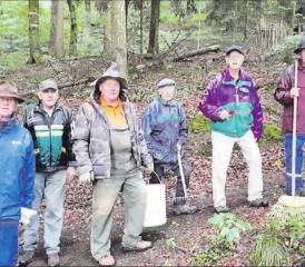 Die Mitglieder der Männerriege Oberkulm waren kürzlich wieder mit Instandstellungsarbeiten beschäftigt. (Bilder: zVg.)