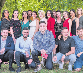 Frisch gebackene Kaufleute: Die erfolgreichen kaz.-Absolvent/innen 2018 (Bild: zVg.)