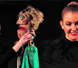 Ein Ausflug in die Klang- und Gemütswelten mit «Wer hätte das gedacht?» Lucia Schneider-Menz (ganz links und ganz rechts) und Julia Schiwowa entführten das Publikum mit ihren Puppen Egon und Dagmar, den Instrumenten und ihren Stimmen in eine Traumwelt voller Fantasie. (Bilder: rc.)