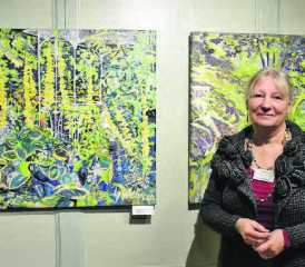 Elvira Schmed, Künstlerin und Kuratorin der Sonderausstellung im Schneggli hat einen faszinierenden Querschnitt durch die Schätze der Sammlung zusammengestellt. (Bilder: hg.)