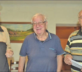 Jassten obenaus: (v.l.n.r.) Alois Wilhelm (Unterentfelden), Sieger Peter Vogel (Schöftland) und Josef Thomaser (Gränichen). (Bild: wr)