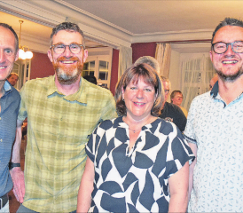 Bisherige Vorstandsmitglieder wiedergewählt: Aktuar Raphael Bossard, Jörg Werfeli (Anlässe), Präsidentin Monika Hochuli und Simon Steiner (Finanzen) v. l.. (Bild: aw.)