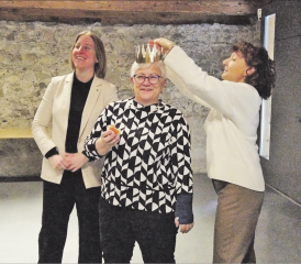 Freuen sich aufs Museumsjahr 2025: (v.l.) Grossratspräsidentin Mirjam Kosch, Aargauer Königin 2025 Sonja Richner, Marketing- und Kommunikationsleiterin Museum Aargau Sibylla Fischer. (Bild: zVg.)