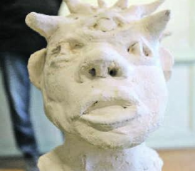 Schulklassen aus Burg, Gontenschwil, Menziken und Reinach haben sich mit den Werken von einheimischen Kunstschaffenden auseinandergesetzt und die Bilder der Künstler mit eigenen Werken ergänzt. (Bilder: rc.)