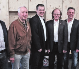 Der VASJ-Vorstand mit den Mitgliedern der Jubiläumskommission. (v.l.): Peter Villiger, Alfred Staubesand, Christian Boss, Wolfgang Rytz Alexander Wagner und Daniel Angelini. Bild: zVg.)