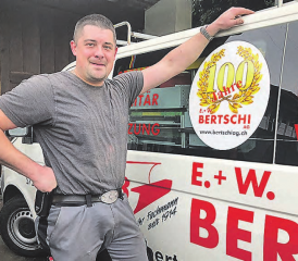 Noch sind einige Lehrstellen in der Region nicht besetzt: Zum Beispiel bei Joel Bertschi, von der E. + W. Bertschi AG, Gontenschwil – Bei der Firma Haerry & Frey AG, Beinwil am See, wo sich Klara Camen fürs neue Jahr einen «Unterstift» wünscht; In der Bäckerei Schulz möchte derweil Melvin Loch (2. Lehrjahr) etwas Verstärkung – oder aber beim Audio Video Center Heiz AG, wo sich Multimediaelektroniker Lars Sommerhalder (4. Lehrjahr) von Schnupperlernenden gerne über die Schulter schauen lässt. (Bilder: zVg.)