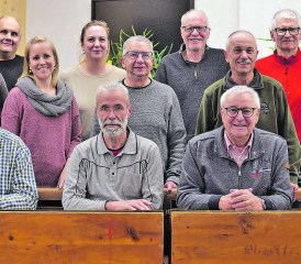 Das initiative OK des Böhler-Jubiläumsfestes 2024: (sitzend, von links) Daniel Wehrli, Fredy Beck, Martin Widmer, Doris Müller; (stehend) Alain Marti, Christian Flaschberger, Karin Widmer,Anika Heumann, Ernst Marti, Emil Huber, Jürg Fröhlich und Bruno Cadel. Es fehlen Karin Faes, Simon Müller, Trudy Müller, Beat Stirnemann, Beat Vögele und Tanja Wagner.(Bild: wr.)