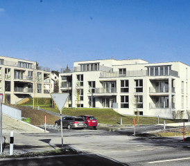 Beinwil und die IG Tschuepli wollen kein neues «Wahrzeichen»: Im Tschuepli soll ein unverhältnismässiges Bauvolumen verhindert werden, das von überall her sichtbar wäre rund vier Mal der bereits realisierten Überbauung Wührimatt (Bild) entsprechen würde. (Bild: msu.)