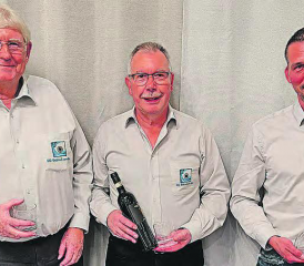Die Erstplatzierten der Jahresmeisterschaft 2024: Kurt Haller 2. Rang, Andreas Baumgartner 1. Rang und Daniel Neswadba 3. Rang. (Bild: zVg.)